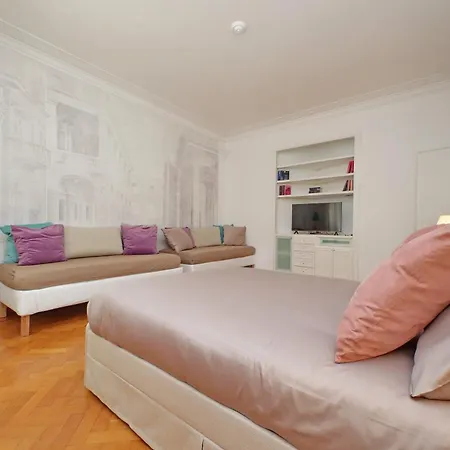 Charme E Style: Splendid With 2 Bedrooms