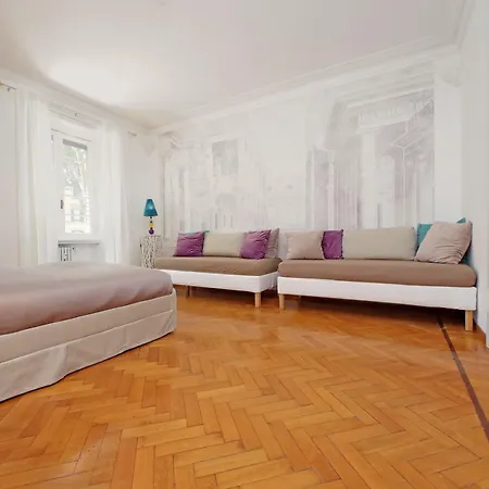 Charme E Style: Splendid With 2 Bedrooms شقة *