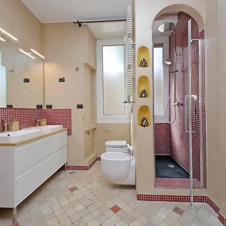 Charme E Style: Splendid With 2 Bedrooms شقة *