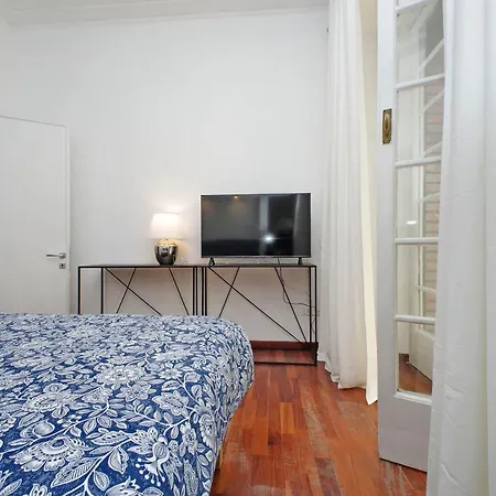 Charme E Style: Splendid With 2 Bedrooms روما