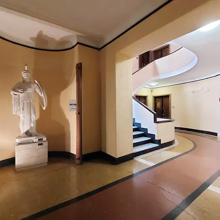 Charme E Style: Splendid With 2 Bedrooms شقة