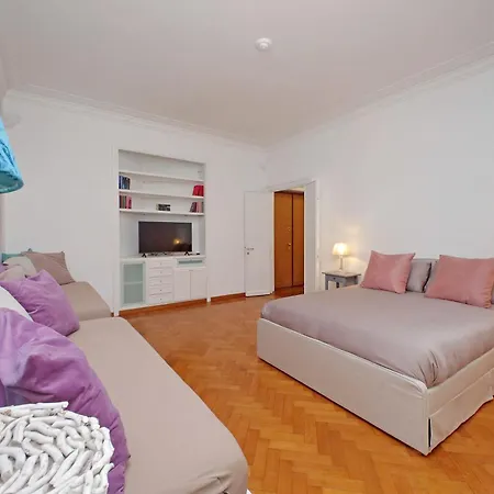 Charme E Style: Splendid With 2 Bedrooms Apartment