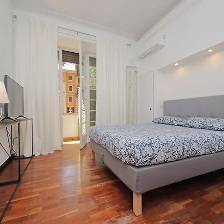 Apartment Charme E Style: Splendid With 2 Bedrooms Rome