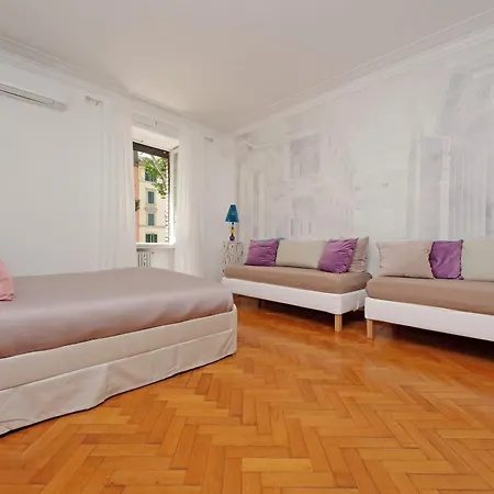 Apartment Charme E Style: Splendid With 2 Bedrooms Rome